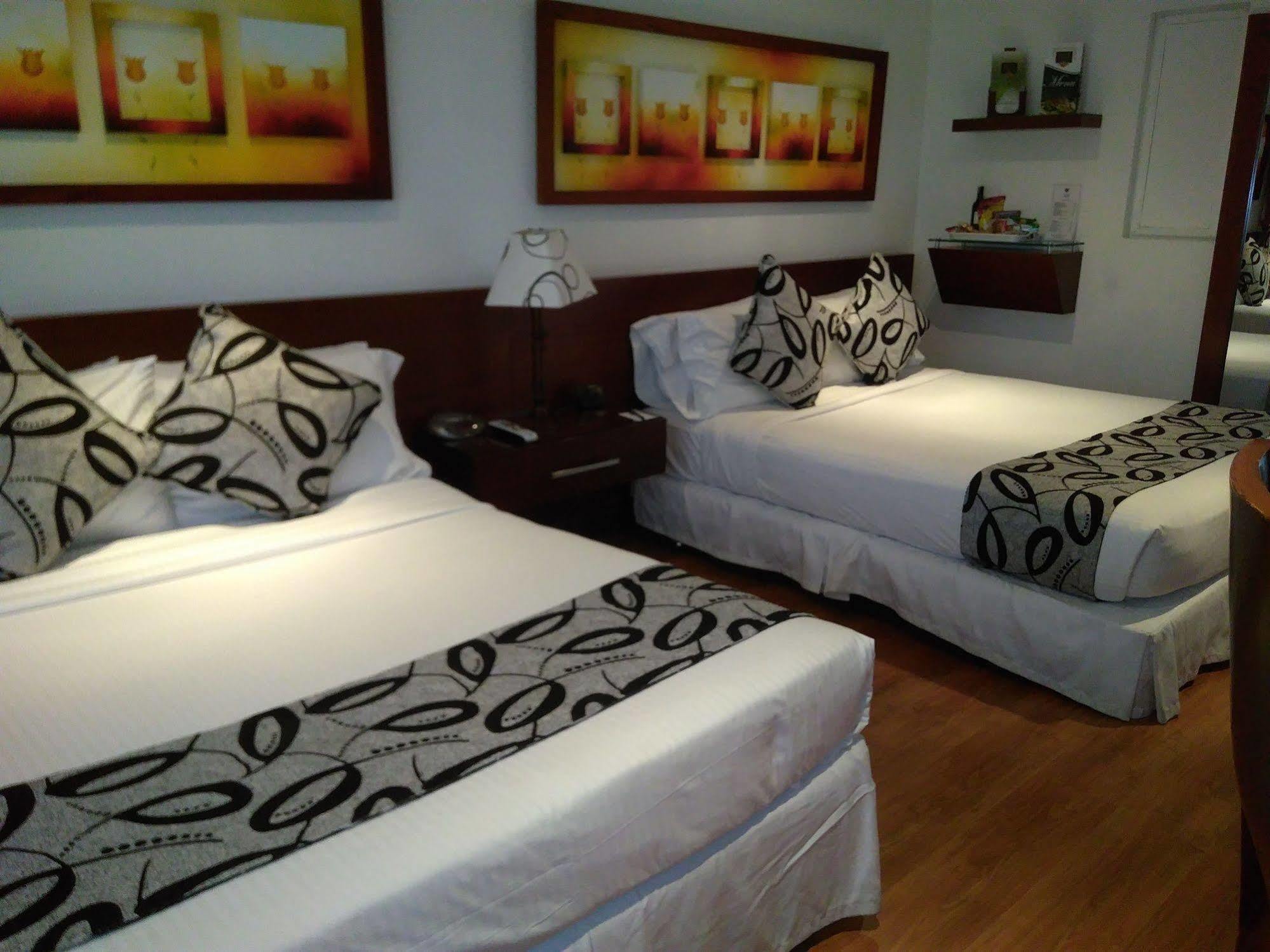 Hotel Marbella Chico 波哥大 外观 照片